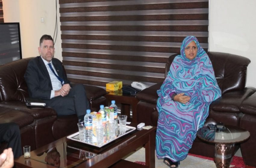  رئيسة جهة نواكشوط تستقبل بمكتبها سعادة سفير الولايات المتحدة الأمريكية