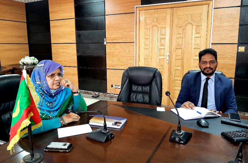 رئيسة جهة نواكشوط تشارك في اجتماع لمناهضة العنصرية